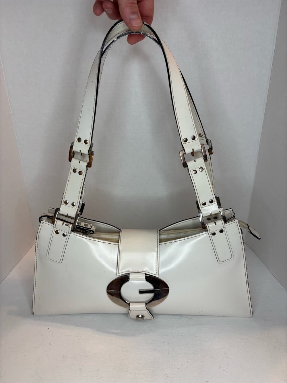 Vintage Y2K GUESS white shoulder purse